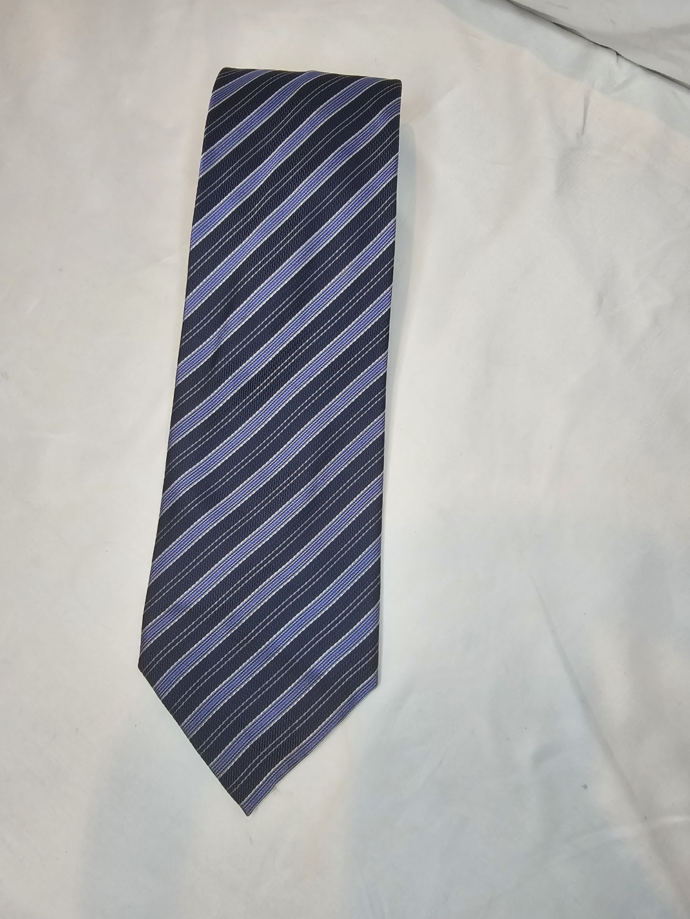 Claiborne Classic Navy and Light Blue Striped Men’s Tie.  Imported Silk.
